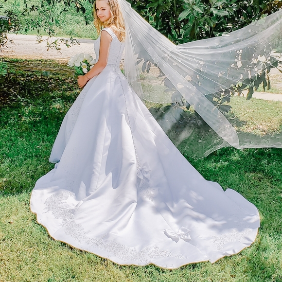 Wedding dress - Picture 5 of 7